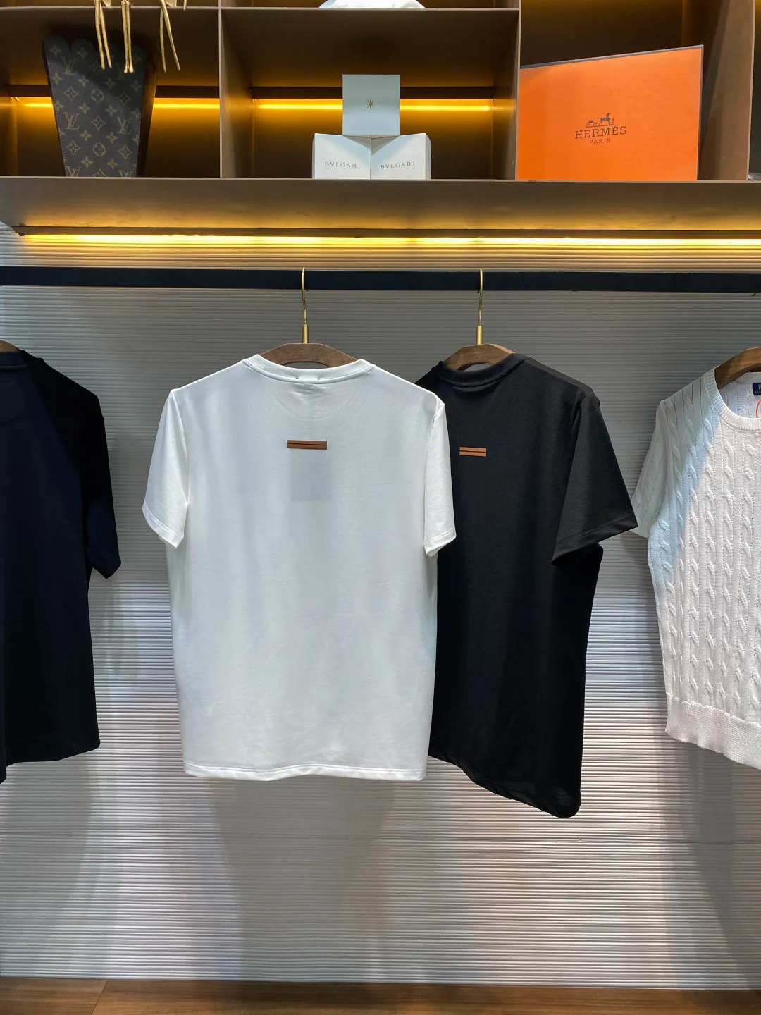 EZ 26SS New Arrival Tee， Classic T ！ ， ！ Quality ， T ， Z New Arrival T ！ T ， ， ， ！ Breathable ， ， ， ！ Classic ， ！ ， ， ！ ， ， Quality ！ ， ， T ！ ， ， ， ， ， ， ！ ， ， ， ， ！Black/White， ！Size：S-XXL S ： 45cm- 104cm- 67cm M ： 46cm- 108cm- 68cm L ： 47cm- 112cm- 69cm XL ： 48cm- 116cm- 71cm XXL ： 49cm- 120cm- 73cm Size （ ）： 174-140 ， M ！ 133 S ，133-145 M ，145-158 L ，158-172 XXL ，172-186 XXL ！